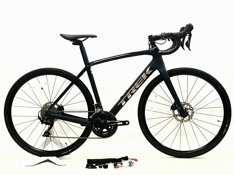 超美品 トレック TREK ドマーネ SL5 ディスク DOMANE SL5 DISC OCLV500 105 油圧DISC 2020年  カーボンロードバイク 54サイズ ネイビー