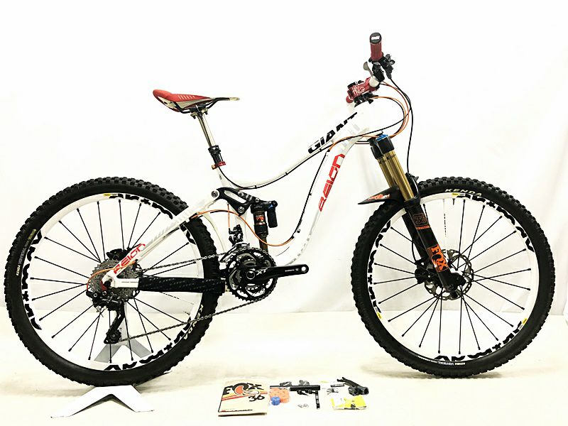 ○ 美品 ジャイアント GIANT レイン 2 REIGN 2 2011年 DEORE XT 油圧 