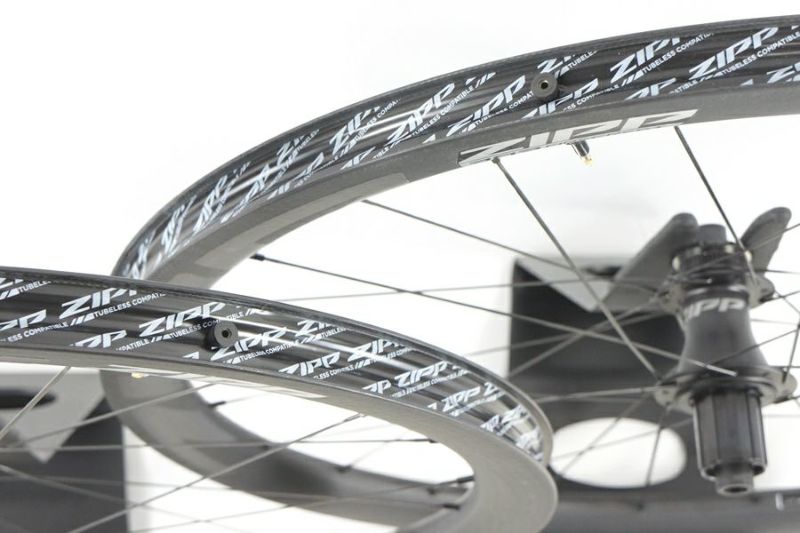 ◇◇ジップ ZIPP 303 FIRECREST TUBELESS DISC カーボン フックレス チューブレス ホイール 700C シマノフリー  11速 12x100/142mm ロード（サイクルパラダイス大阪より配送）