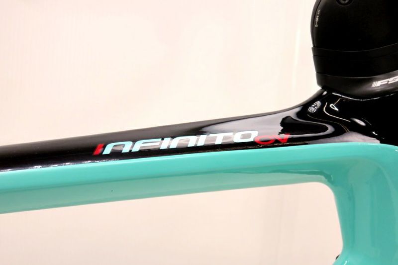 ★★ビアンキ BIANCHI INFINITO CV DISC ULTEGRA Di2 カスタム 2021年 カーボン ロードバイク 55サイズ  2×11速 チェレステ（サイクルパラダイス山口より配送)