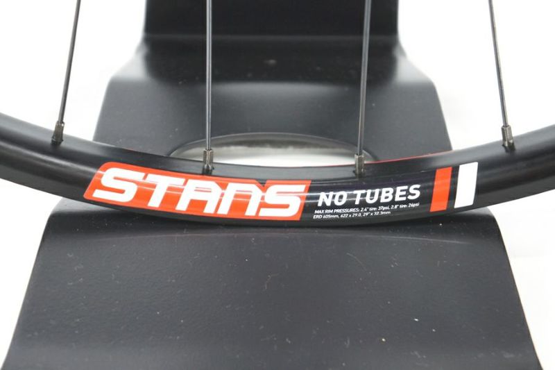 ◇◇スタンズ ノーチューブ STAN'S NOTUBES FLOW MK3 クリスキング