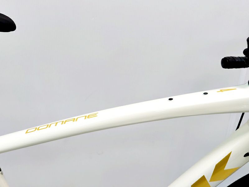 ▽▽未使用 トレック TREK DOMANE AL4 DISC 2023年モデル アルミ ロードバイク 54サイズ 2×10速 エラホワイト  TIAGRA（サイクルパラダイス福岡より配送）