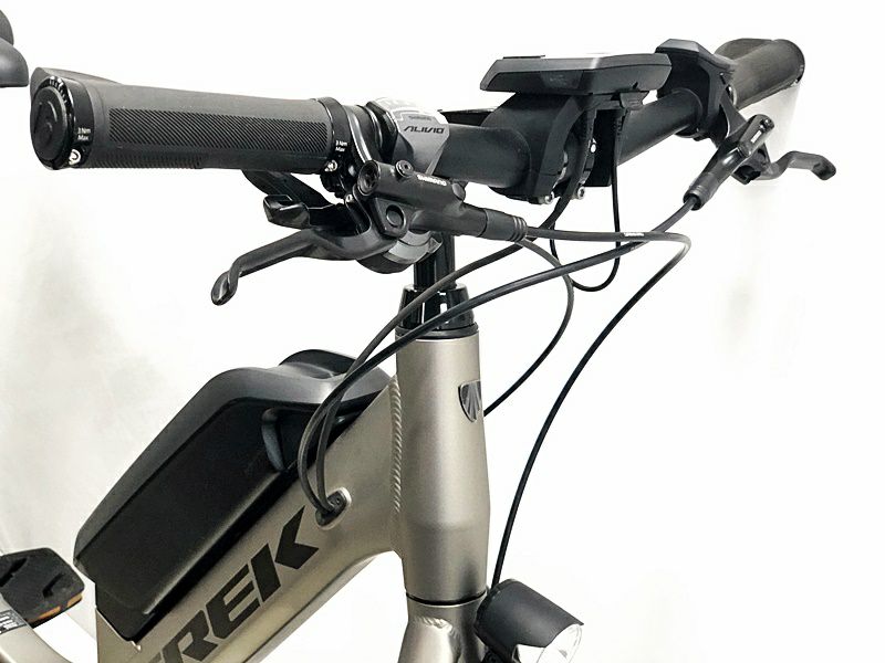 ○美品 トレック ヴァーブ VERVE +2 LOWSTEP 8.2Ah 2020~2022年継続モデル E-BIKE 電動アシストクロスバイク  Sサイズ ガンメタル