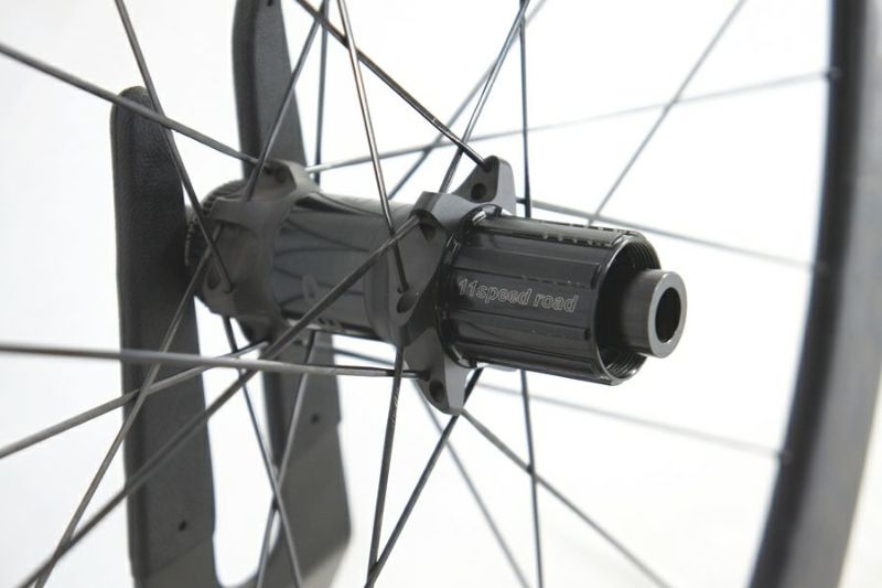 ◇◇ボントレガー BONTRAGER AEOLUS XXX 4 TLR DISC クリンチャー チューブレスレディ ホイール シマノフリー 11速  12x100/142mm 700C（サイクルパラダイス大阪より配送）