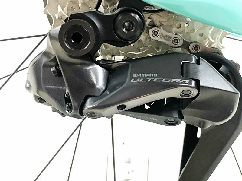 プライスダウン開始】超美品 ビアンキ BIANCHI INFINITO CV DISC ULTEGRA Di2 12速 油圧DISCブレーキ  2023年 カーボンロードバイク 50サイズ チェレステ【お買い得SALE】