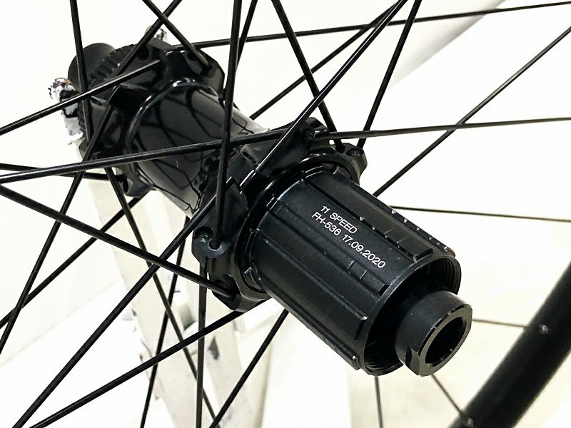 EASTON EA70 622×17.5 ブラックホイール 2本セット EA70_AX_Front_Quarter.png?crop