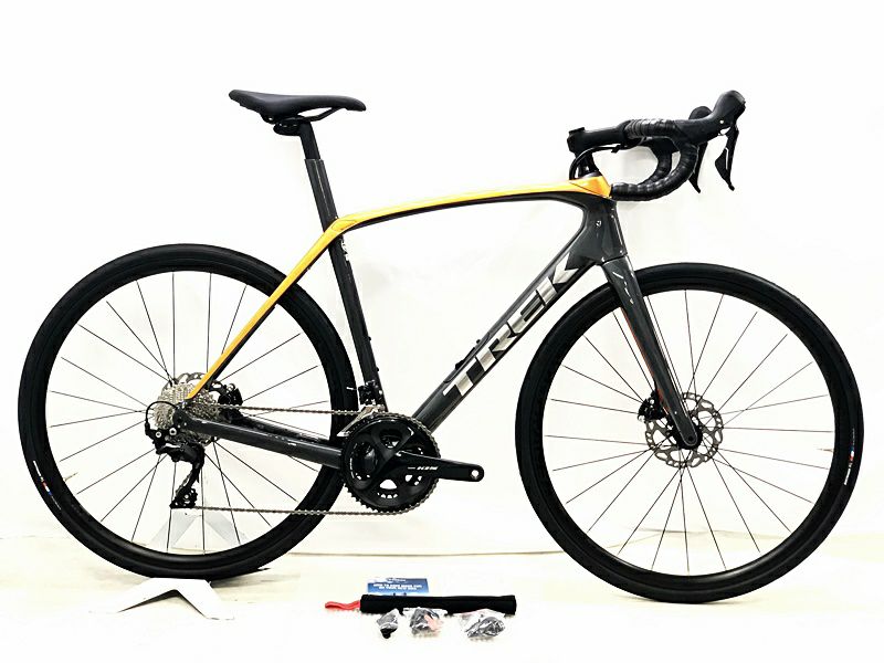 超美品 トレック TREK ドマーネ DOMANE SL5 DISC 105 R7000 油圧DISCブレーキ 2021年 カーボンロードバイク  56サイズ グレー/オレンジ