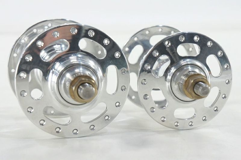 ◇◇WHITE INDUSTRIES ホワイトインダストリーズ TRACK HUB 前後セット 32ホール 100/120mm シルバー ハブ トラック （サイクルパラダイス大阪より配送）