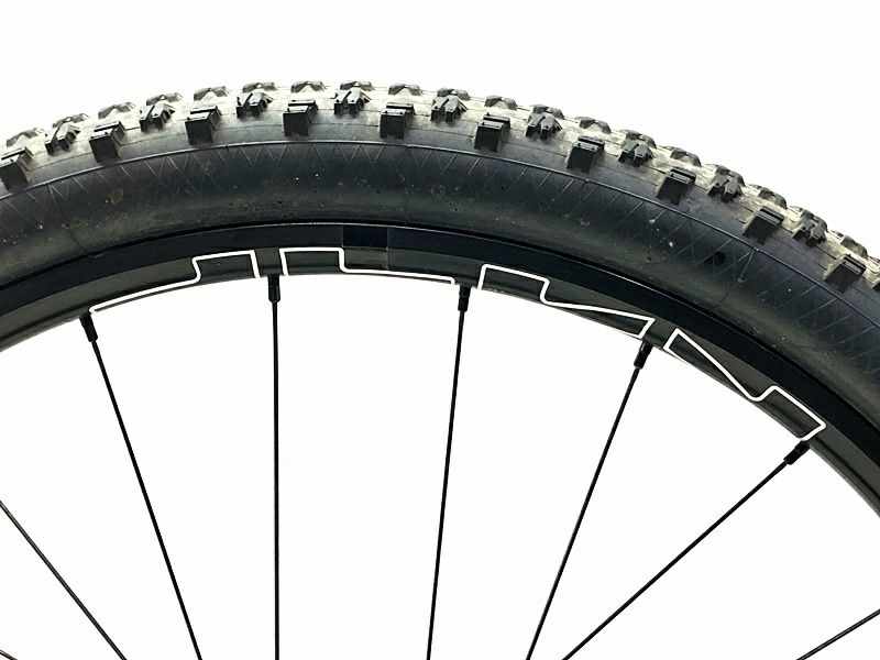 SIHIMANO WH-MT600-B リアホイール　2.75 MTB Universal Cycles -- Shimano WH-MT600-B SLX TR 