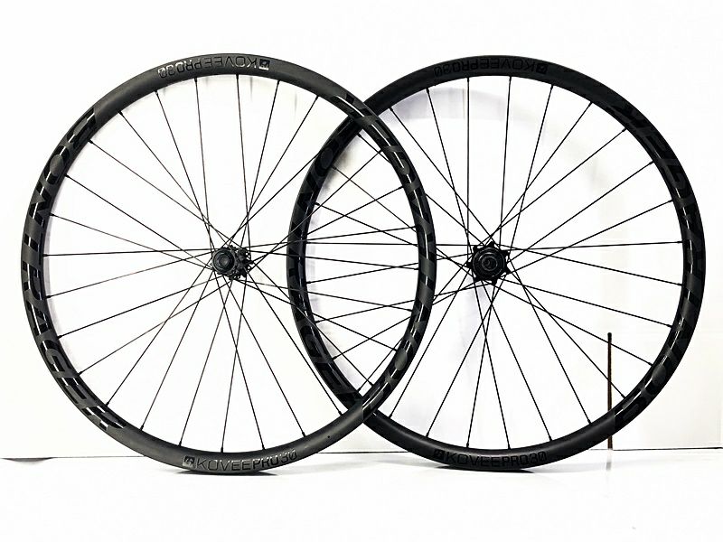 ボントレガー チューブレスレディ ホイール＋タイヤセット BONTRAGER ( ボントレガー ) ロードバイク用ホイール(リム