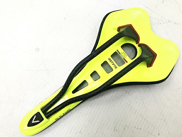 アスチュート ASTUTE SKY3.0 ブラック/イエロー カーボンレール