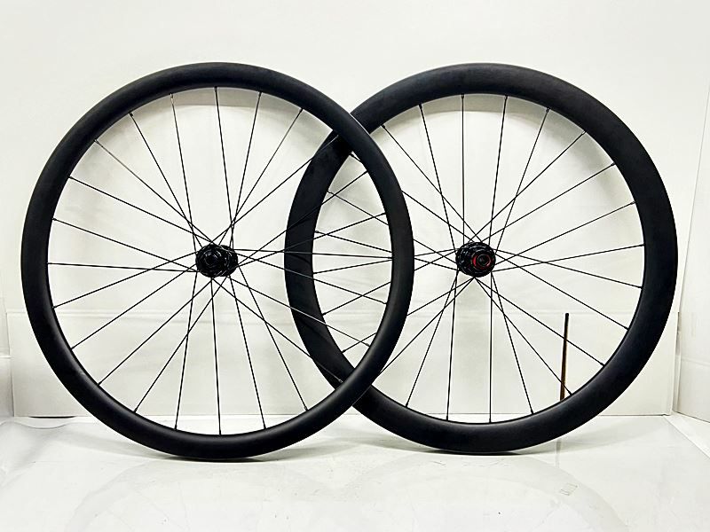 LIGHT BICYCLE 36/46mmハイトリム/TNI REVO ROAD DISCハブ