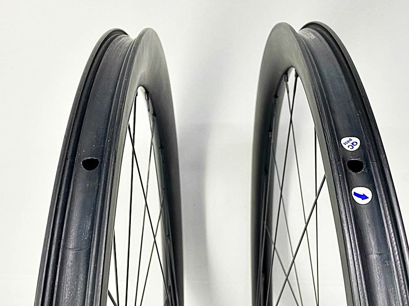 LIGHT BICYCLE 36/46mmハイトリム/TNI REVO ROAD DISCハブ