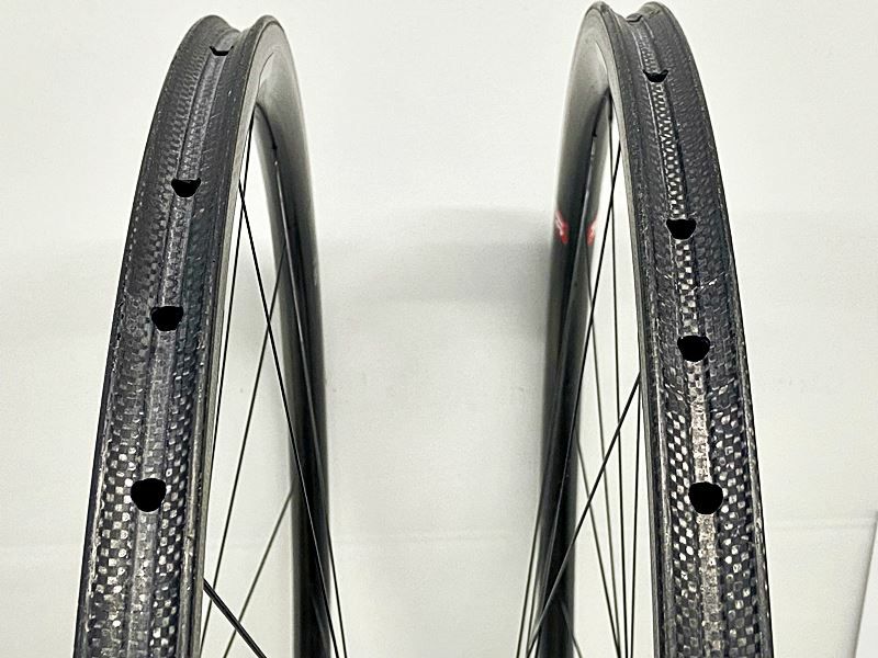 3T ORBIS2 T35 LTD　ロードバイク用カーボンホイール カーボンホイール「3T ORBIS2 T35 LTD STEALTH」のインプレを
