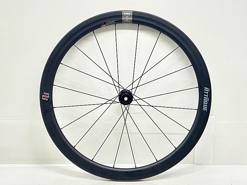 美品 アタッキ ATTAQUE 45 CARBON ホイールセット シマノフリー