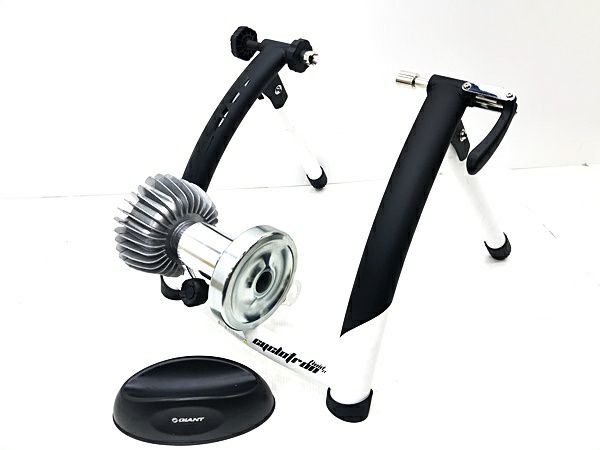 GIANT CYCLOTRON MAG2 トレーナー ローラー台　室内２時間使用 GIANT CYCLOTRON MAG2 TRAINER ／ジャイアント マグ2