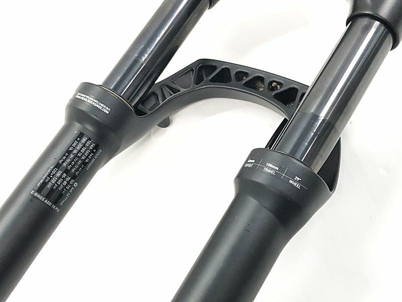 ROCKSHOX サスペンションフォーク judy ジュディ　フロントフォーク Amazon | RockShox Judy シルバー TK サスペンションフォーク