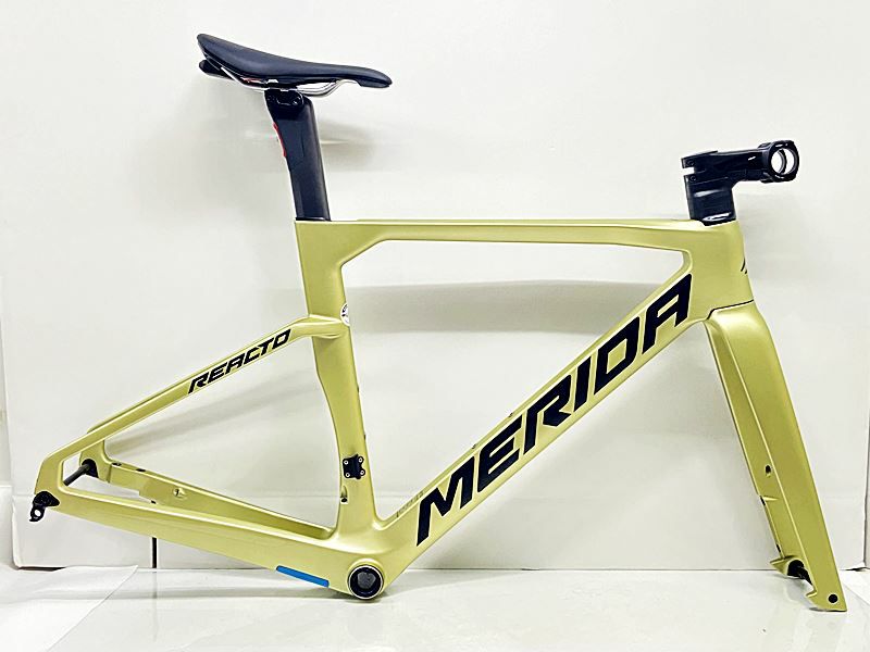 未使用品 メリダ MERIDA リアクト REACTO RIVAL EDITION ロード