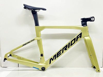 MERIDA - メリダ桜リアクト　サイズ47　ジャンク MERIDA - メリダ桜リアクト サイズ47 ジャンクの通販 by