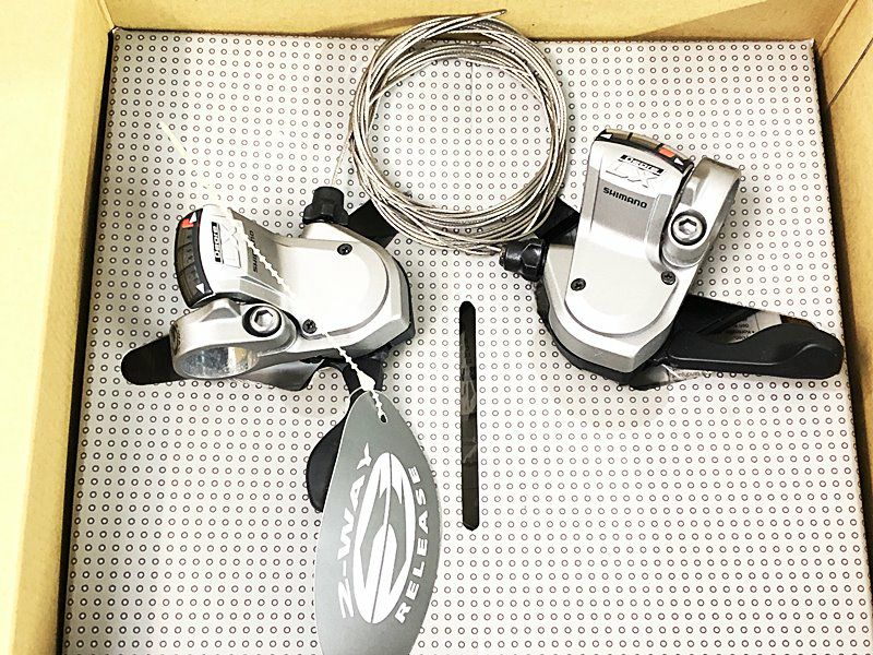 未使用品 シマノ SHIMANO ディオーレLX DEORE LX SL-M580 3x9S