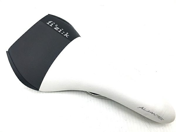 fizik Aliante R3 openサドル ホワイト fi'zi:k ( フィジーク ) サドル ALIANTE ( アリアンテ ) R3 OPEN