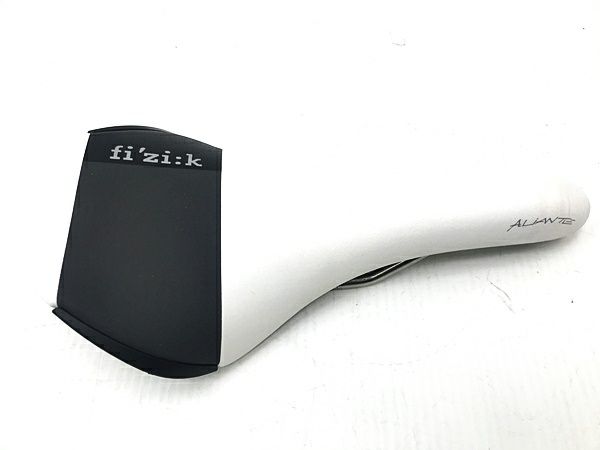 fizik Aliante R3 openサドル ホワイト　レギュラーサイズ fizik aliante r3 open white フィジーク サドル - メルカリ