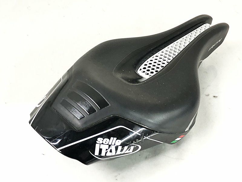 K*o様 【ほぼ新品】Selle Italia IRON サドル ブラック/ホワ セライタリア SELLE ITALIA アイアン IRON サドル