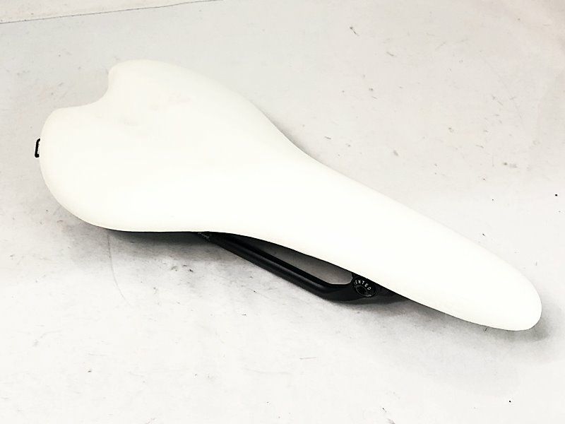 モーガウ MORGAW フォーセージ FORSAGE サドル