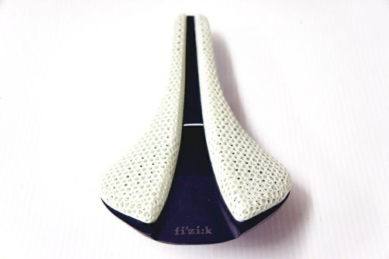 ▽▽フィジーク FIZIK VERSUS EVO ADAPTIVE サドル LARGE MOBIUS