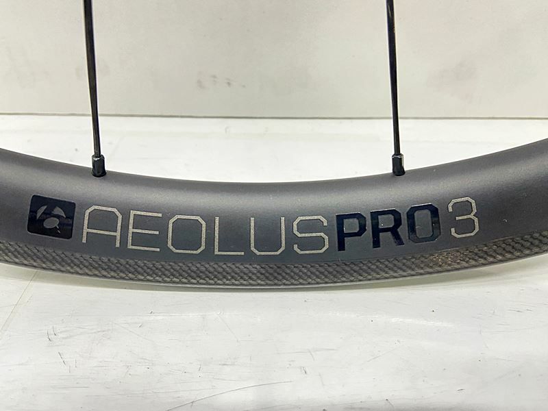 Bontrager Aeolus Pro 3 リムブレーキ仕様　　11速 Bontrager Aeolus Pro 3 TLR Disc Road Wheel - Electra Bikes
