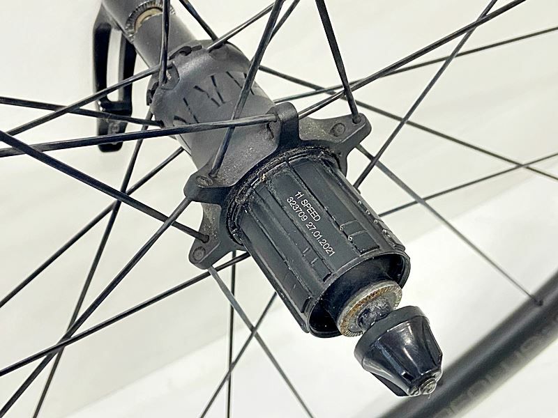 Bontrager Aeolus Pro 3 リムブレーキ仕様　　11速 Bontrager Aeolus Pro 3 TLR Disc Road Wheel - Trek Bikes