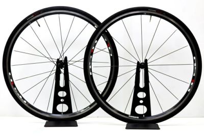 Shimano 700C WH-RS10 虫ゴムなし SHIMANO 105 WH-RS710-C46-TL チューブレス センターロックディスク