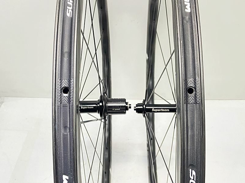 スーパーチーム SUPERTEAM ウェーブ形状カーボンホイール ホイール