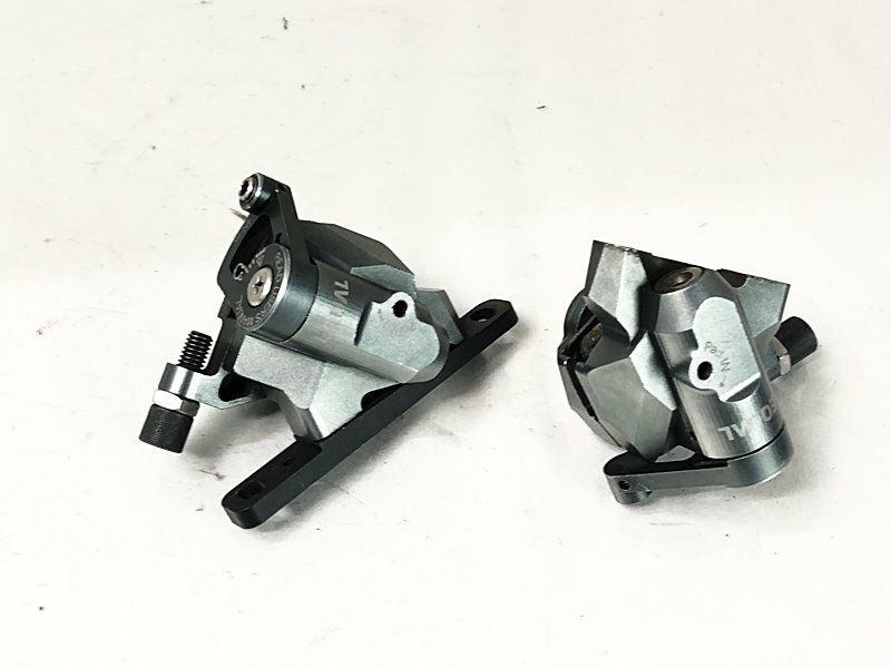 グロータック GROWTAC エカル ディスクブレーキキャリパー 前後セット