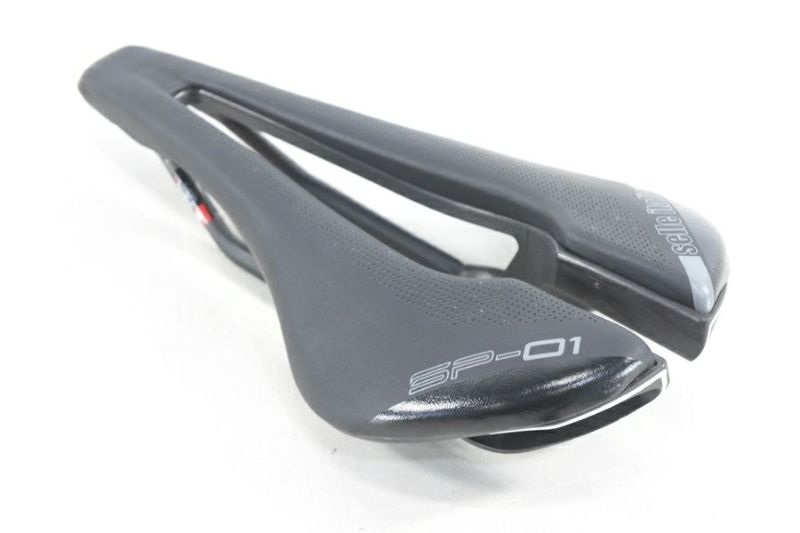 ◇◇セライタリア SELLE ITALIA SP-01 BOOST サドル 140mm カーボン