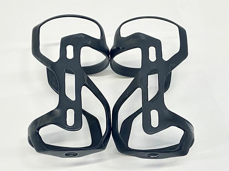 【美品使用少】S-WORKS カーボンボトルケージ 2個セット スペシャライズド 幕張Selections】軽さと耐久性を両立した「S-WORKS CARBON RIB CAGE