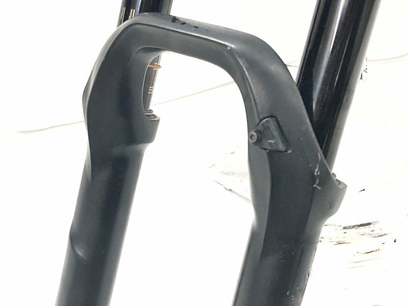 プライスダウン開始】ロックショックス ROCKSHOCKS ヤリ 27.5 RC