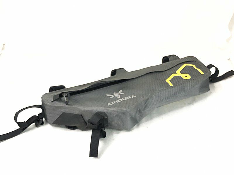 アピデュラ APIDURA エクスペディションフレームバッグ 4.5L