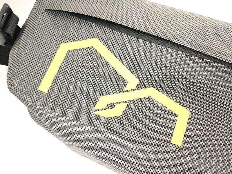 アピデュラ APIDURA エクスペディションフレームバッグ 4.5L