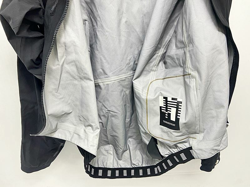 ラファ Rapha プロチームレースケープ PRO TEAM RACE CAPE Lサイズ