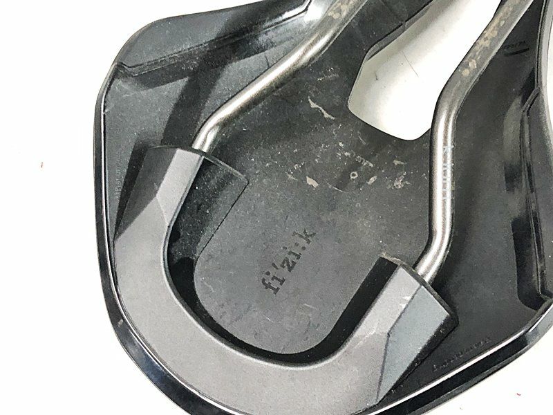 フィジーク FIZIK アルゴ テンポ R3 ARGO TEMPO R3 サドル