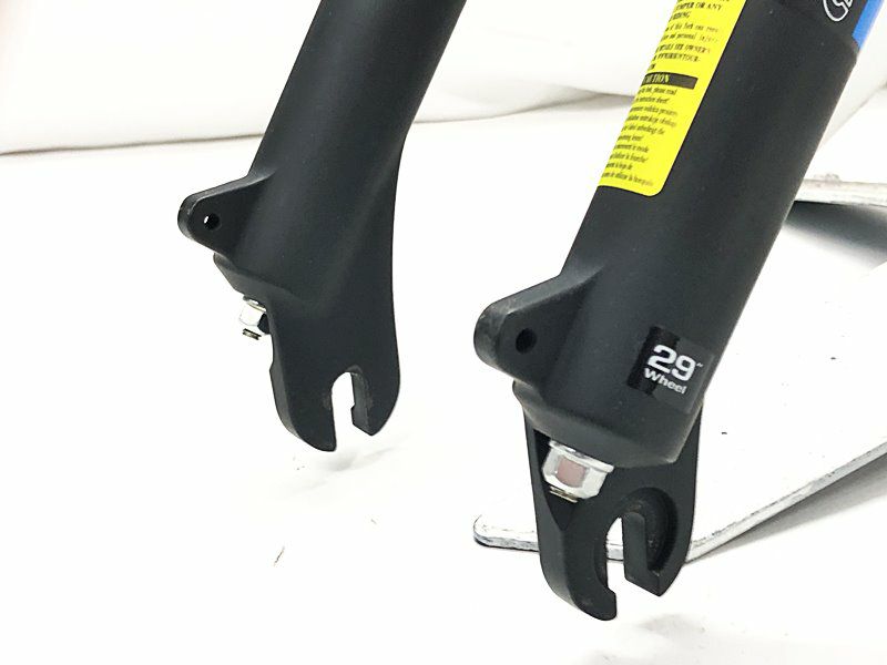 未使用品 エスアールサンツアー SR SUNTOUR サスペンションフォーク